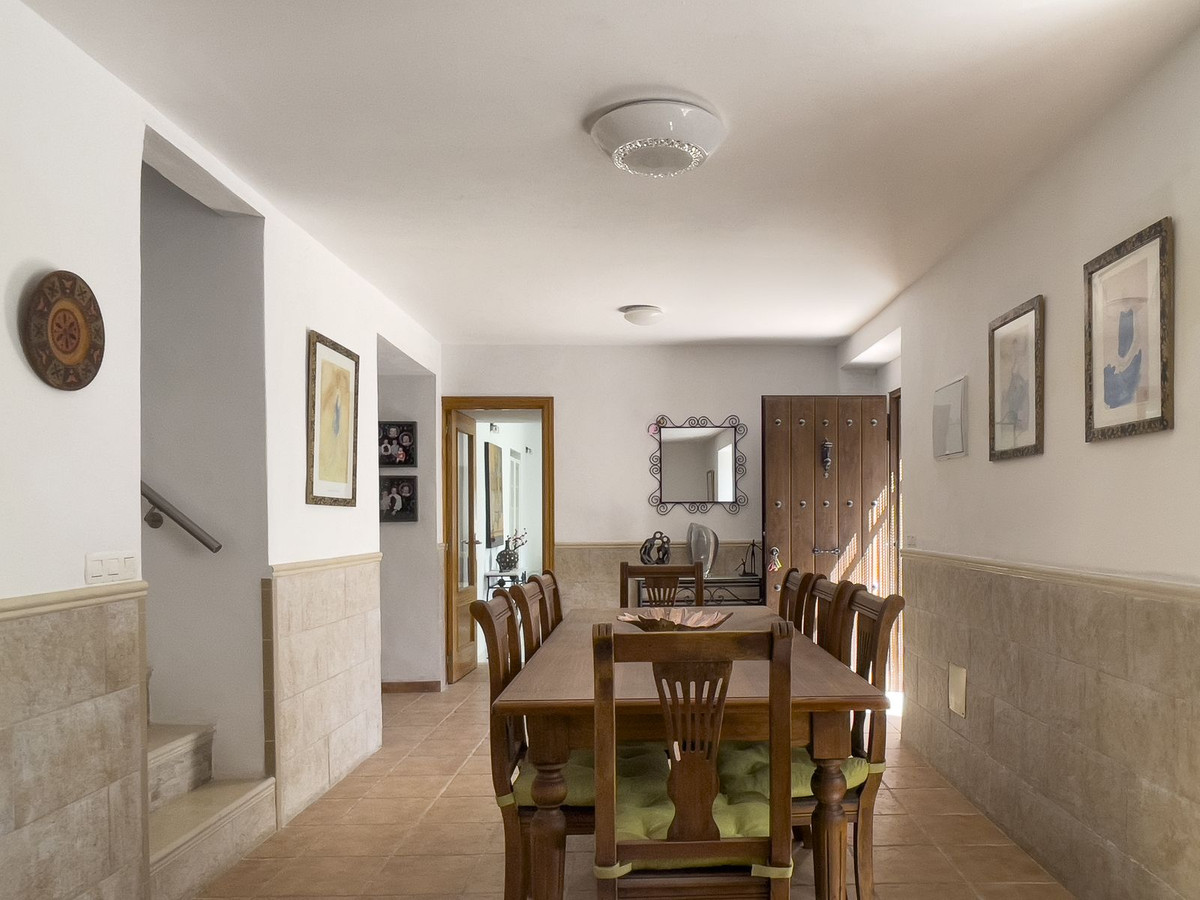 Se vende Finca - Cortijo de 5 dormitorios en Costa Del Sol, Málaga, España