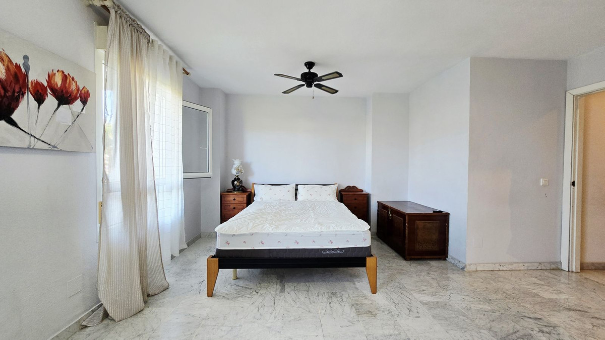 Se vende Apartamento Planta Media de 3 dormitorios en Costa Del Sol, Málaga, España