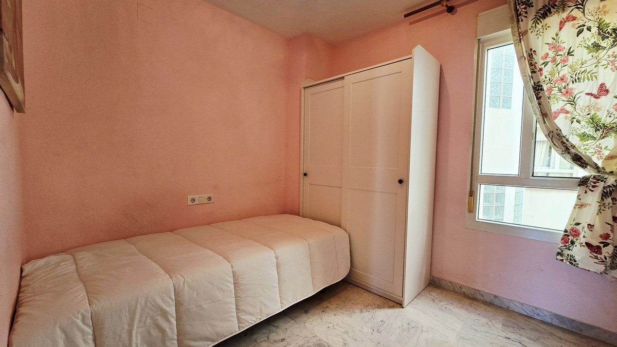Se vende Apartamento Planta Media de 3 dormitorios en Costa Del Sol, Málaga, España