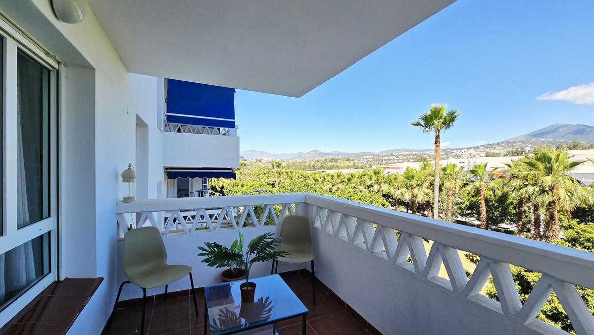 Se vende Apartamento Planta Media de 3 dormitorios en Costa Del Sol, Málaga, España