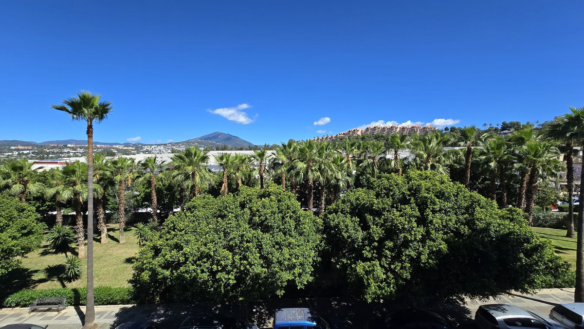Se vende Apartamento Planta Media de 3 dormitorios en Costa Del Sol, Málaga, España
