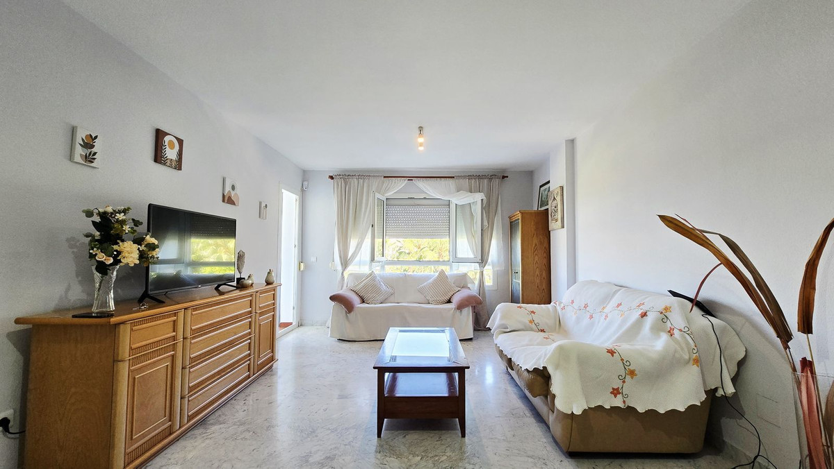 Se vende Apartamento Planta Media de 3 dormitorios en Costa Del Sol, Málaga, España