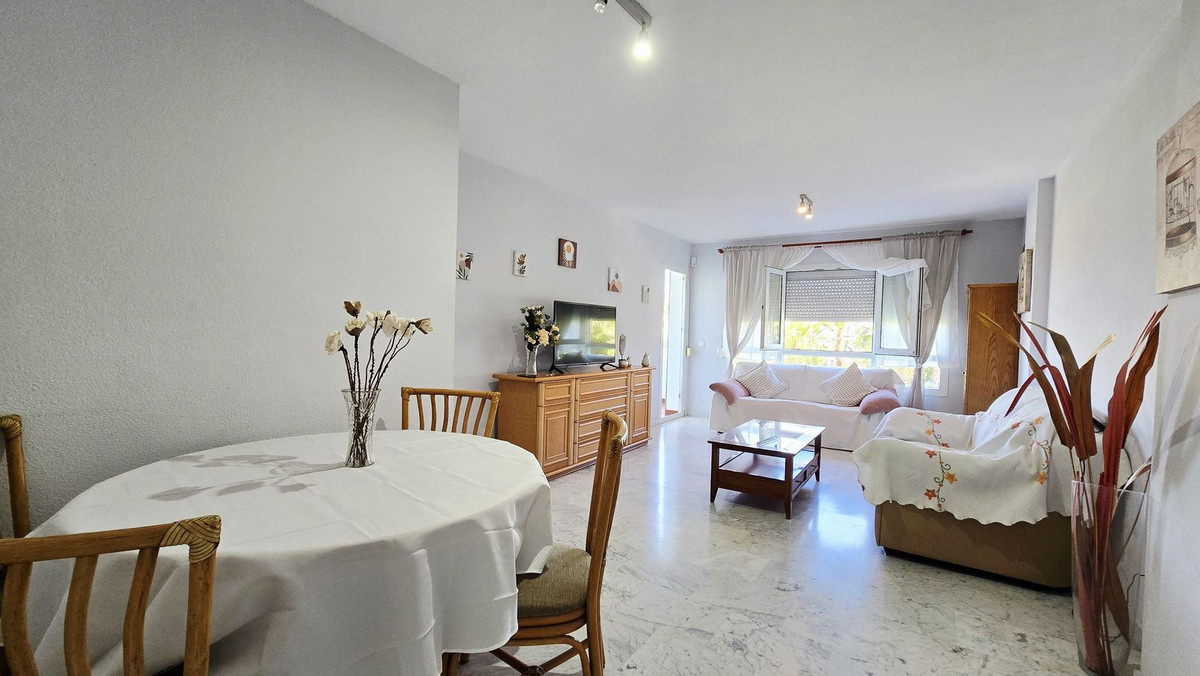 Se vende Apartamento Planta Media de 3 dormitorios en Costa Del Sol, Málaga, España