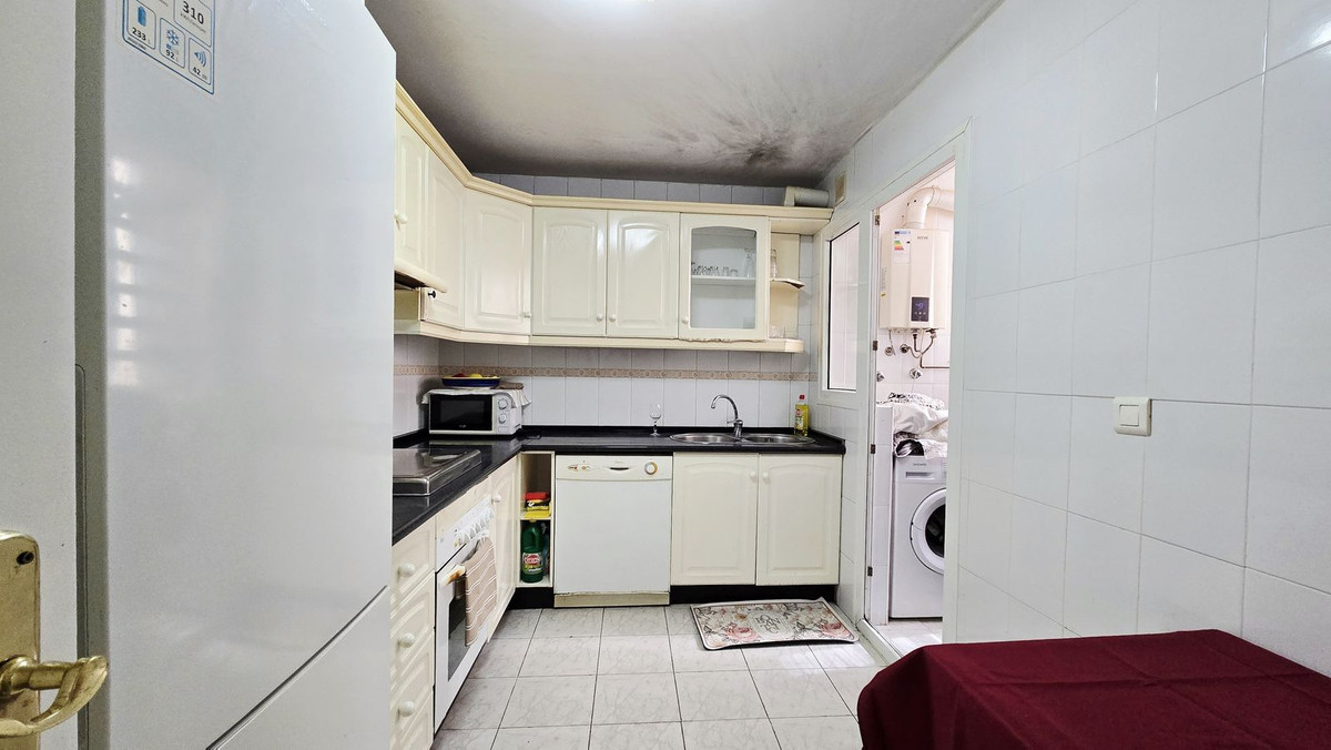 Se vende Apartamento Planta Media de 3 dormitorios en Costa Del Sol, Málaga, España