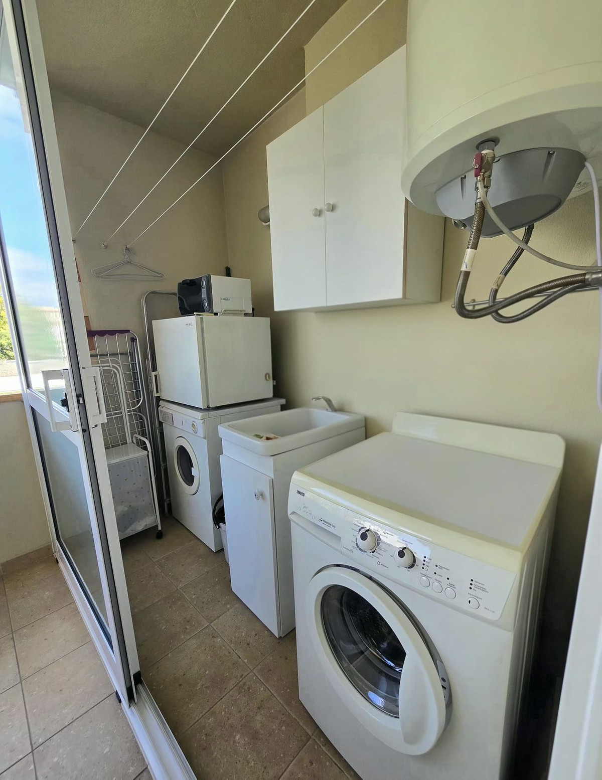 Se vende Apartamento Planta Media de 3 dormitorios en Costa Del Sol, Málaga, España