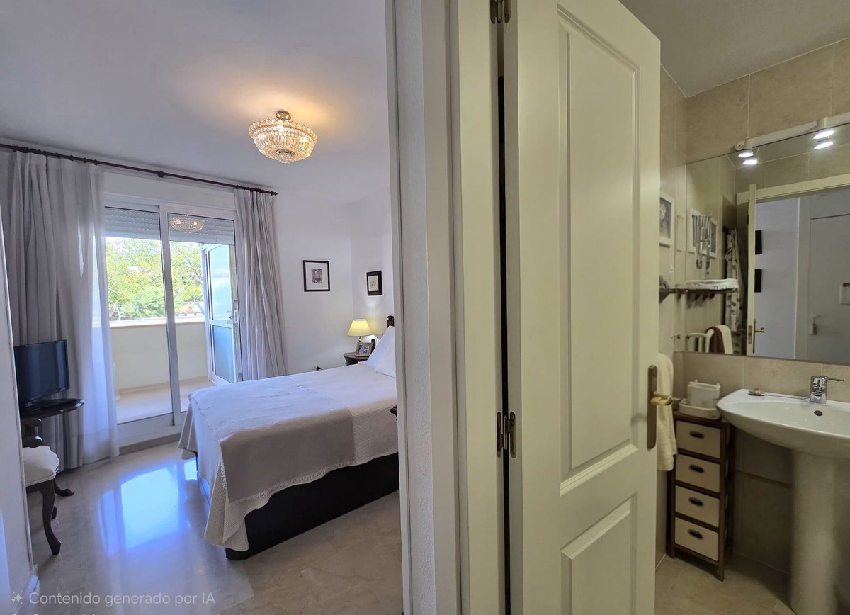 Se vende Apartamento Planta Media de 3 dormitorios en Costa Del Sol, Málaga, España