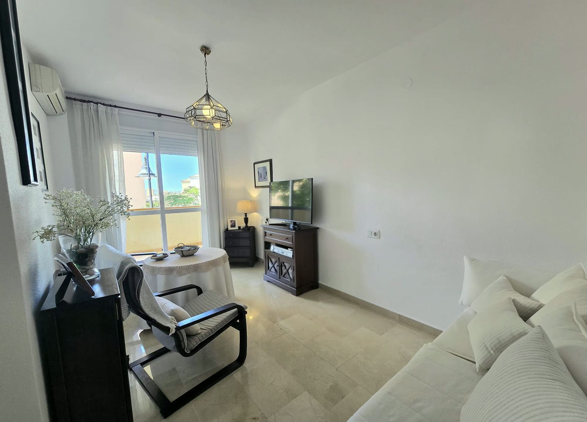 Se vende Apartamento Planta Media de 3 dormitorios en Costa Del Sol, Málaga, España
