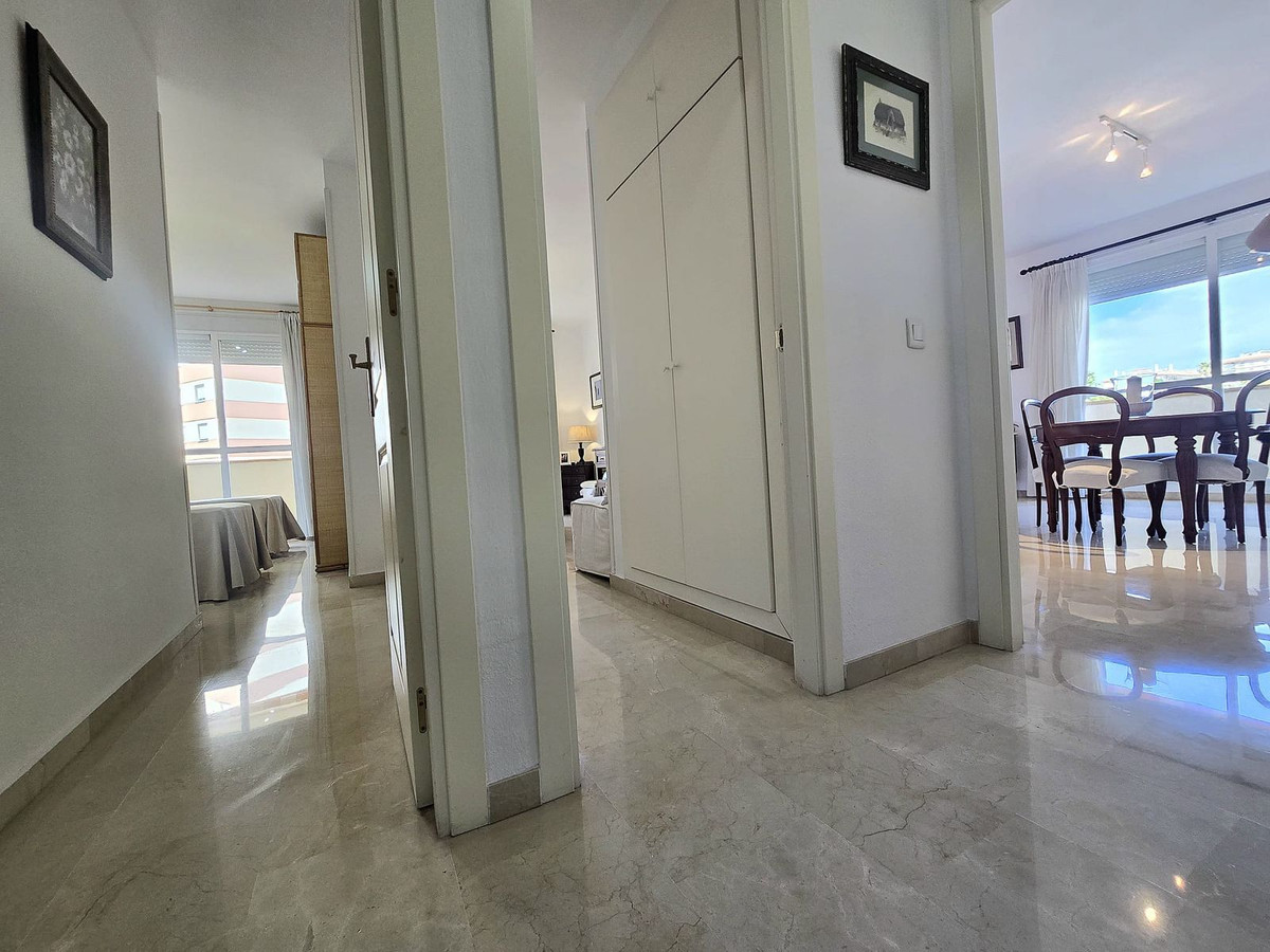 Se vende Apartamento Planta Media de 3 dormitorios en Costa Del Sol, Málaga, España