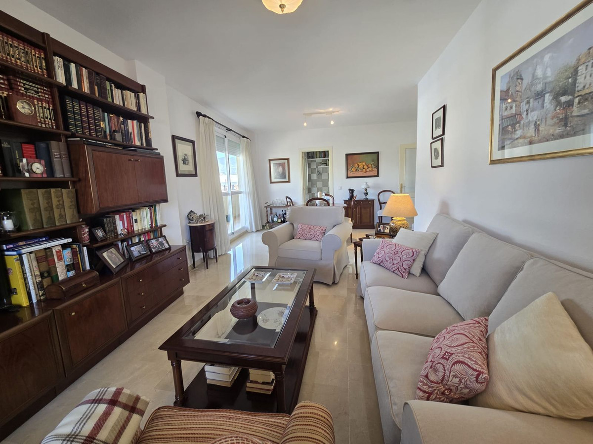 Se vende Apartamento Planta Media de 3 dormitorios en Costa Del Sol, Málaga, España