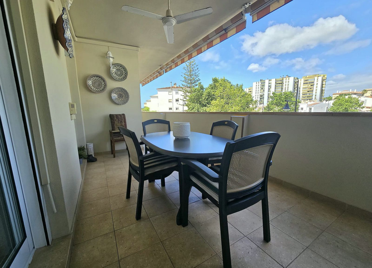 Se vende Apartamento Planta Media de 3 dormitorios en Costa Del Sol, Málaga, España