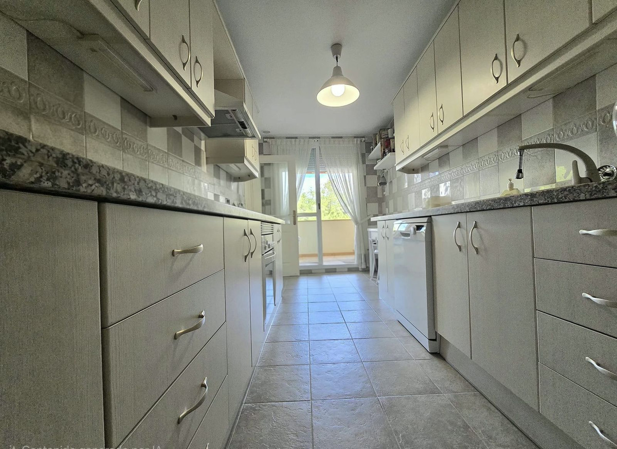 Se vende Apartamento Planta Media de 3 dormitorios en Costa Del Sol, Málaga, España