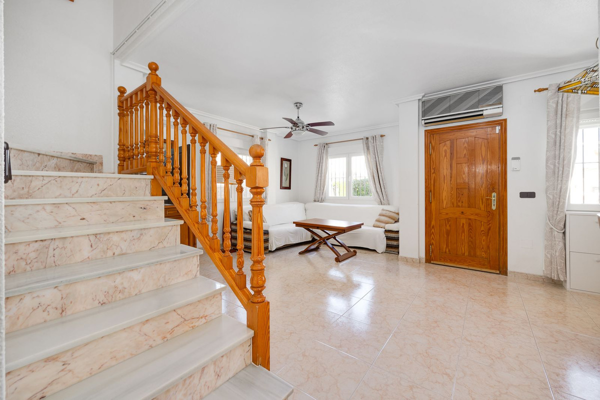 Se vende Villa - Chalet de 3 dormitorios en Costa Blanca, Alicante, España