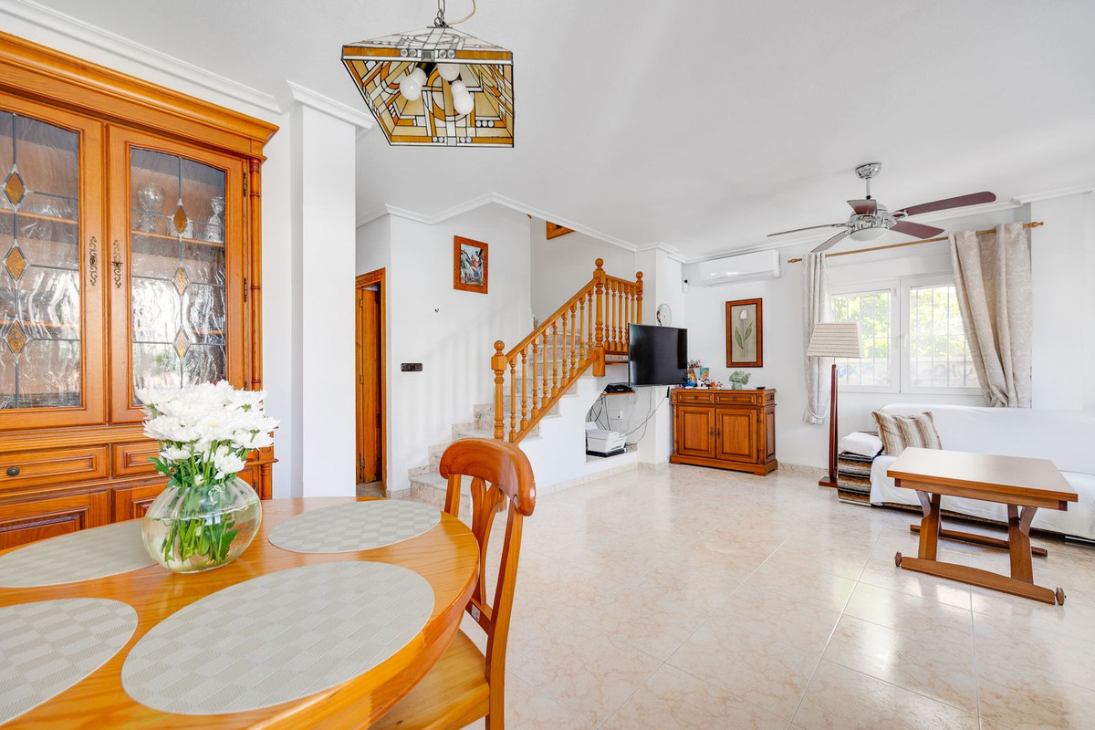 Se vende Villa - Chalet de 3 dormitorios en Costa Blanca, Alicante, España