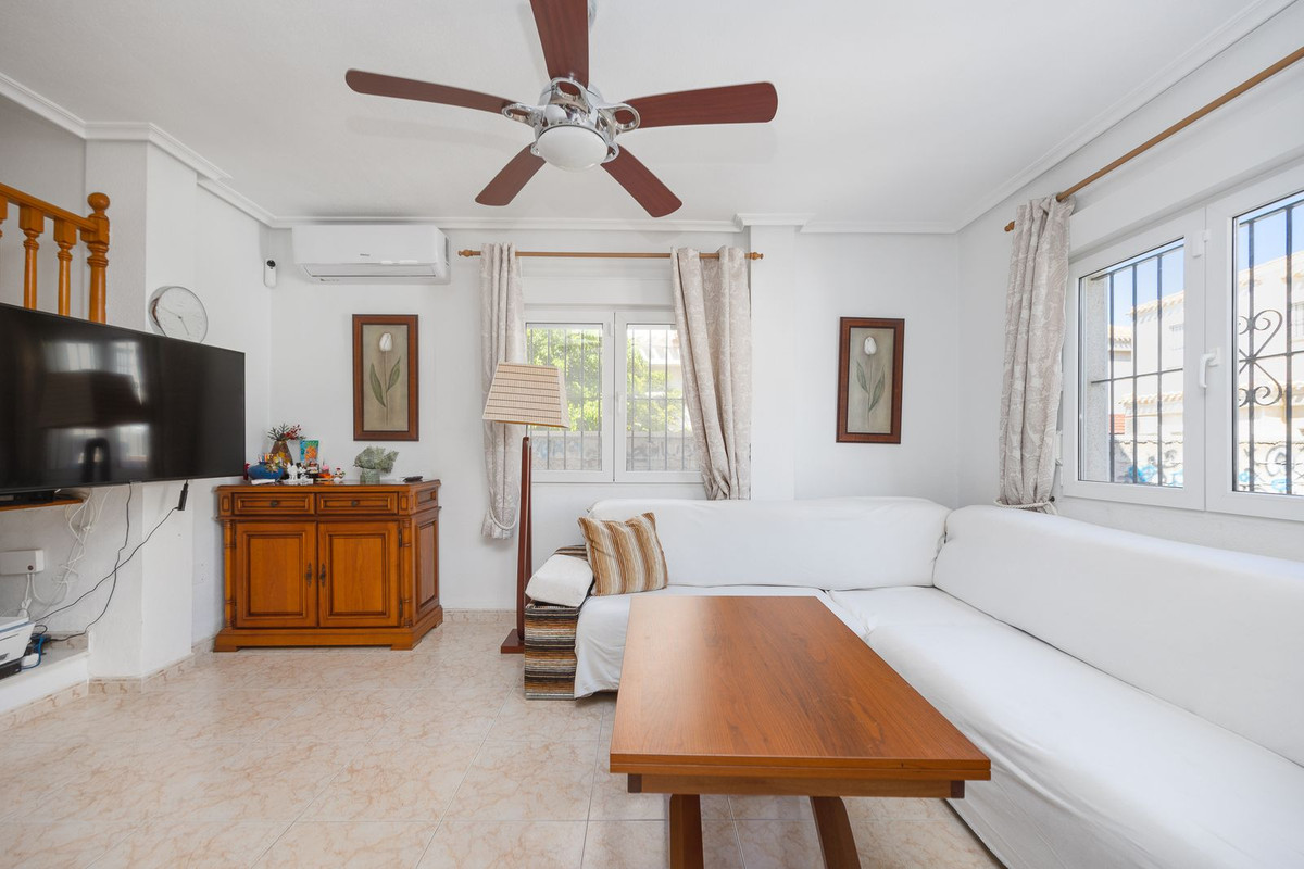 Se vende Villa - Chalet de 3 dormitorios en Costa Blanca, Alicante, España