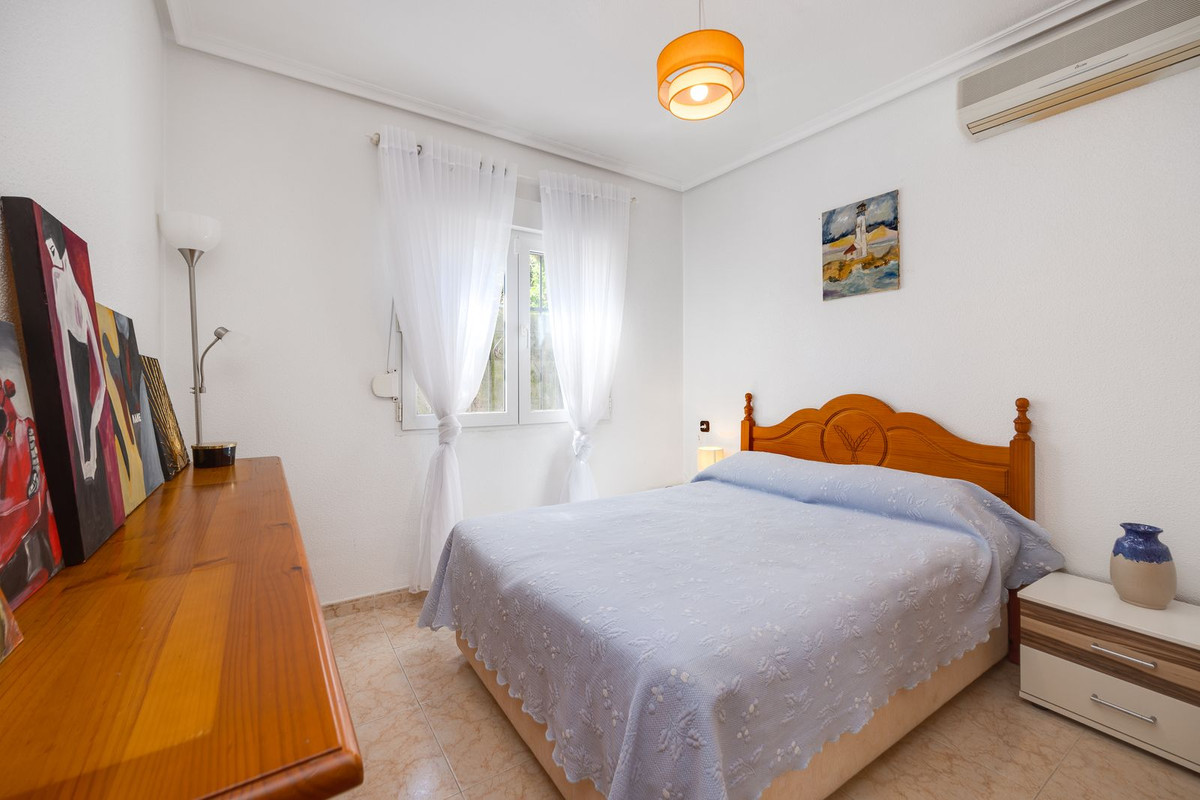 Se vende Villa - Chalet de 3 dormitorios en Costa Blanca, Alicante, España