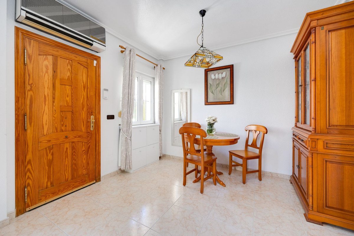 Se vende Villa - Chalet de 3 dormitorios en Costa Blanca, Alicante, España