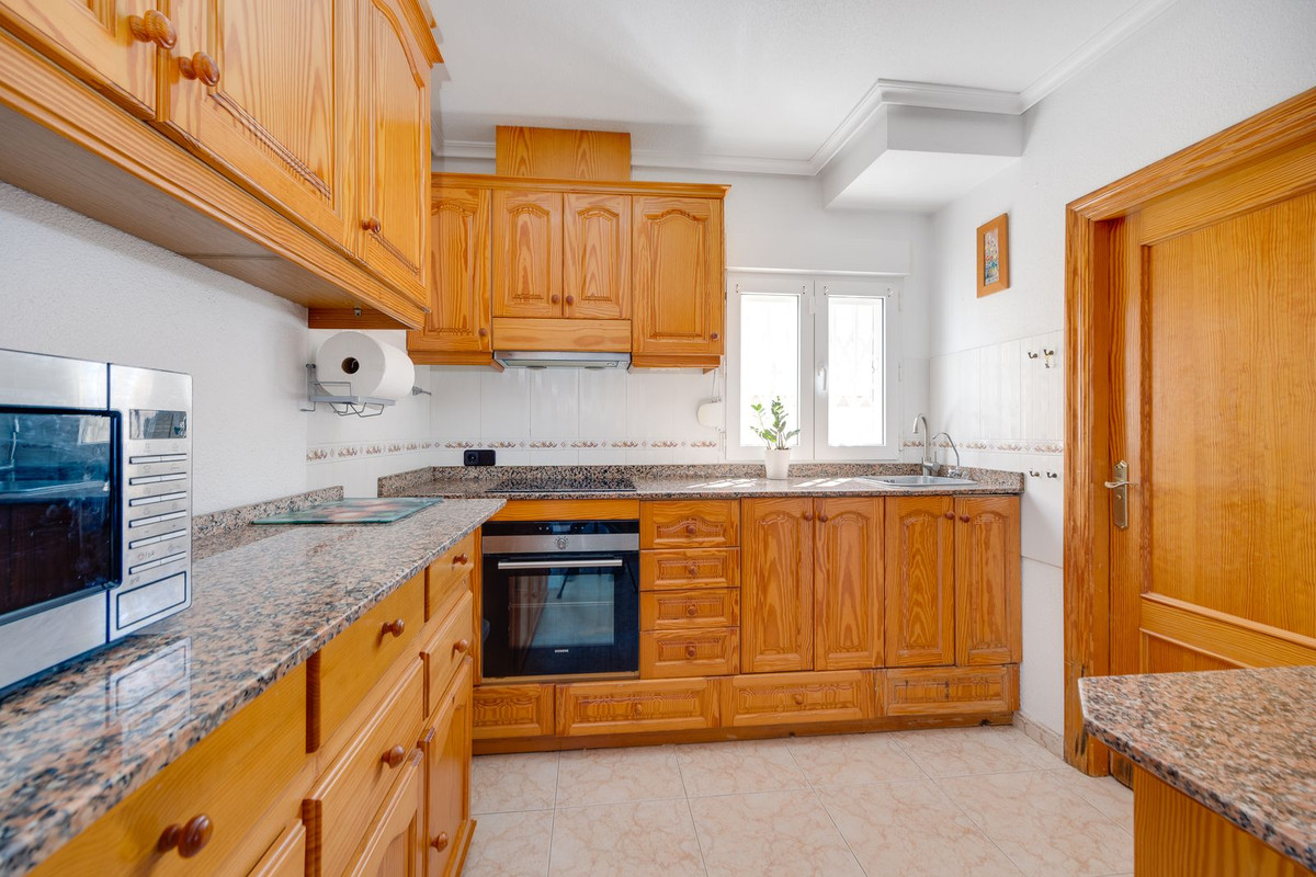 Se vende Villa - Chalet de 3 dormitorios en Costa Blanca, Alicante, España