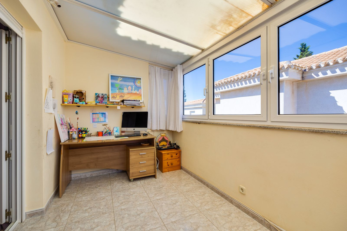 Se vende Villa - Chalet de 3 dormitorios en Costa Blanca, Alicante, España