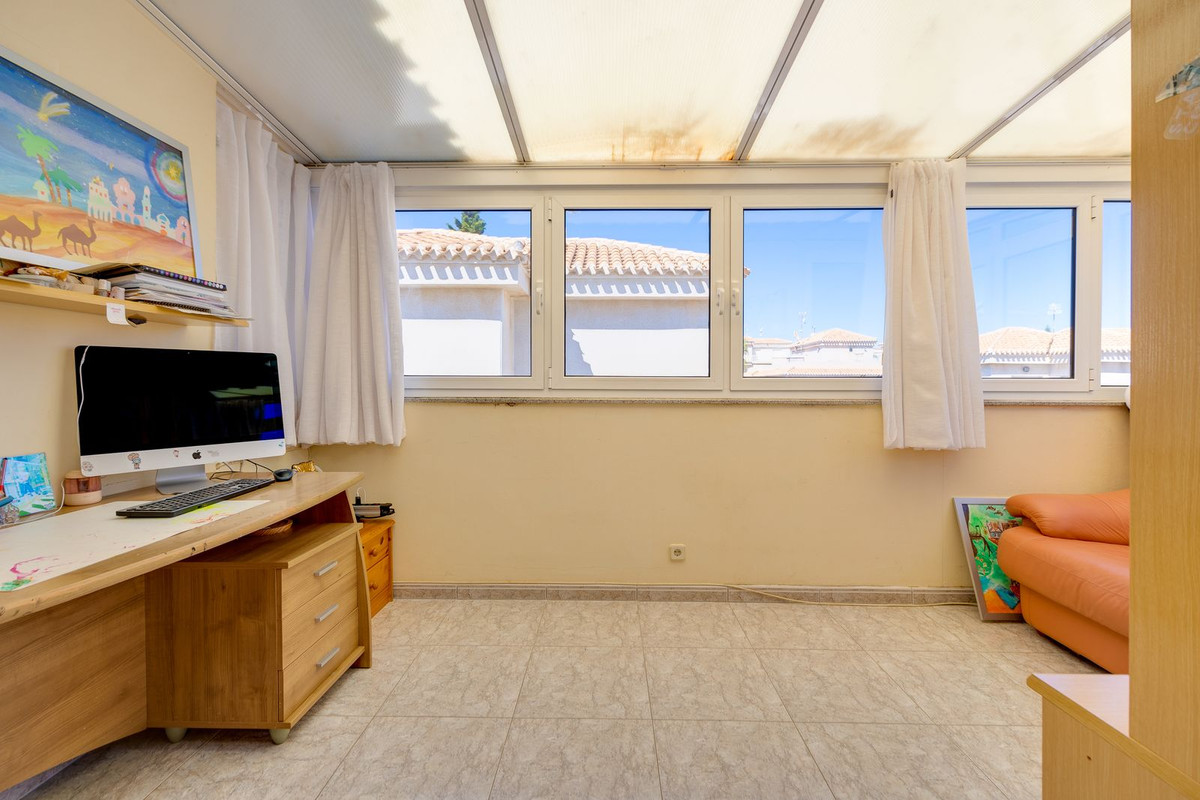 Se vende Villa - Chalet de 3 dormitorios en Costa Blanca, Alicante, España
