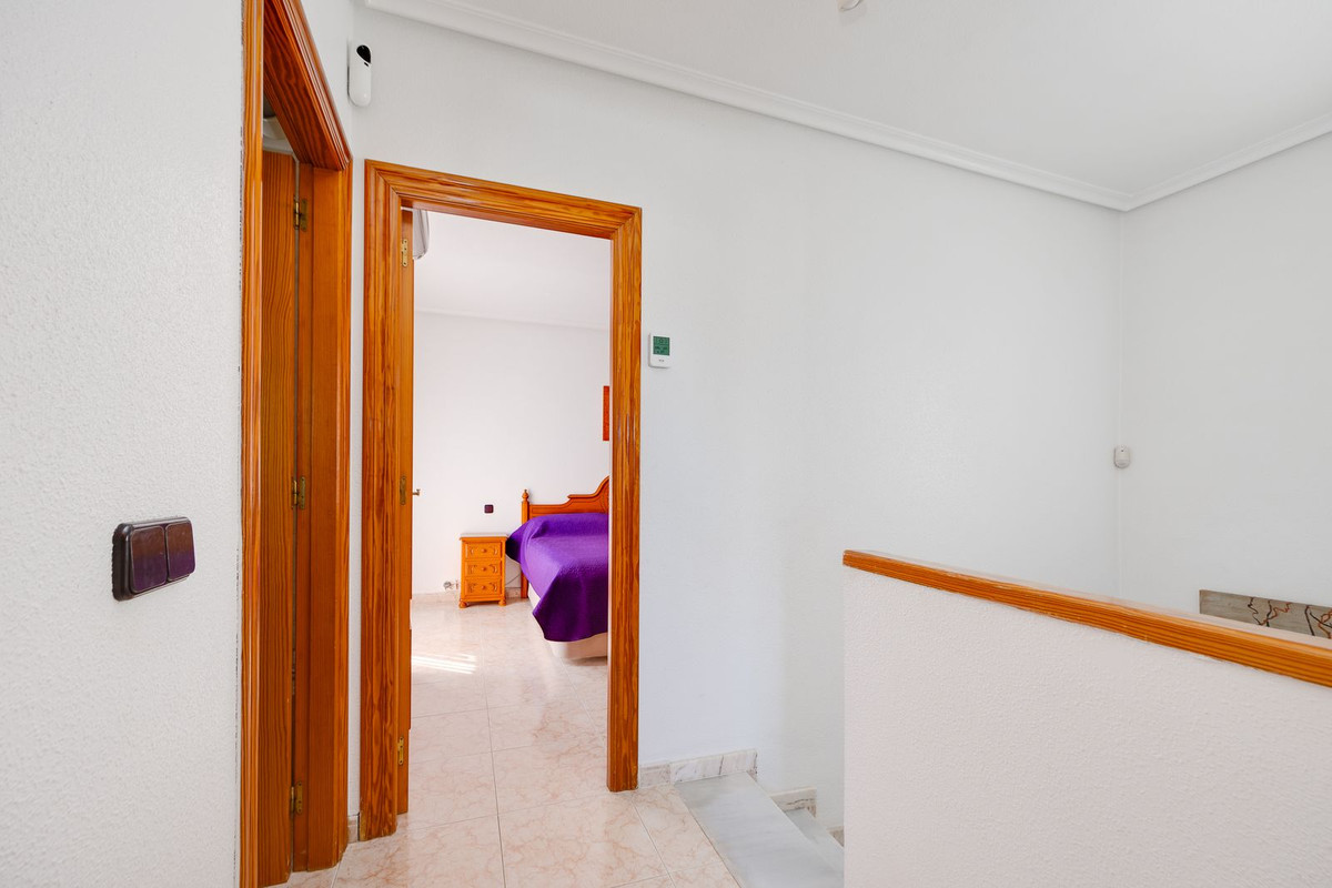 Se vende Villa - Chalet de 3 dormitorios en Costa Blanca, Alicante, España