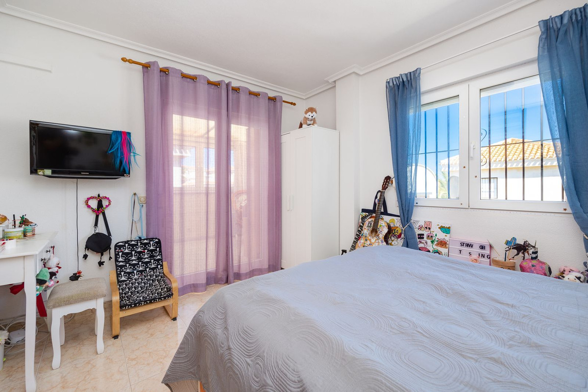 Se vende Villa - Chalet de 3 dormitorios en Costa Blanca, Alicante, España