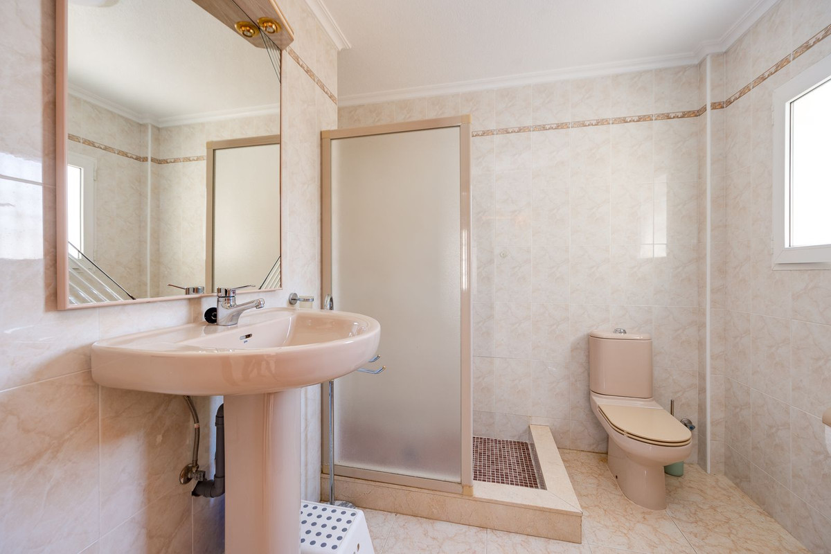 Se vende Villa - Chalet de 3 dormitorios en Costa Blanca, Alicante, España