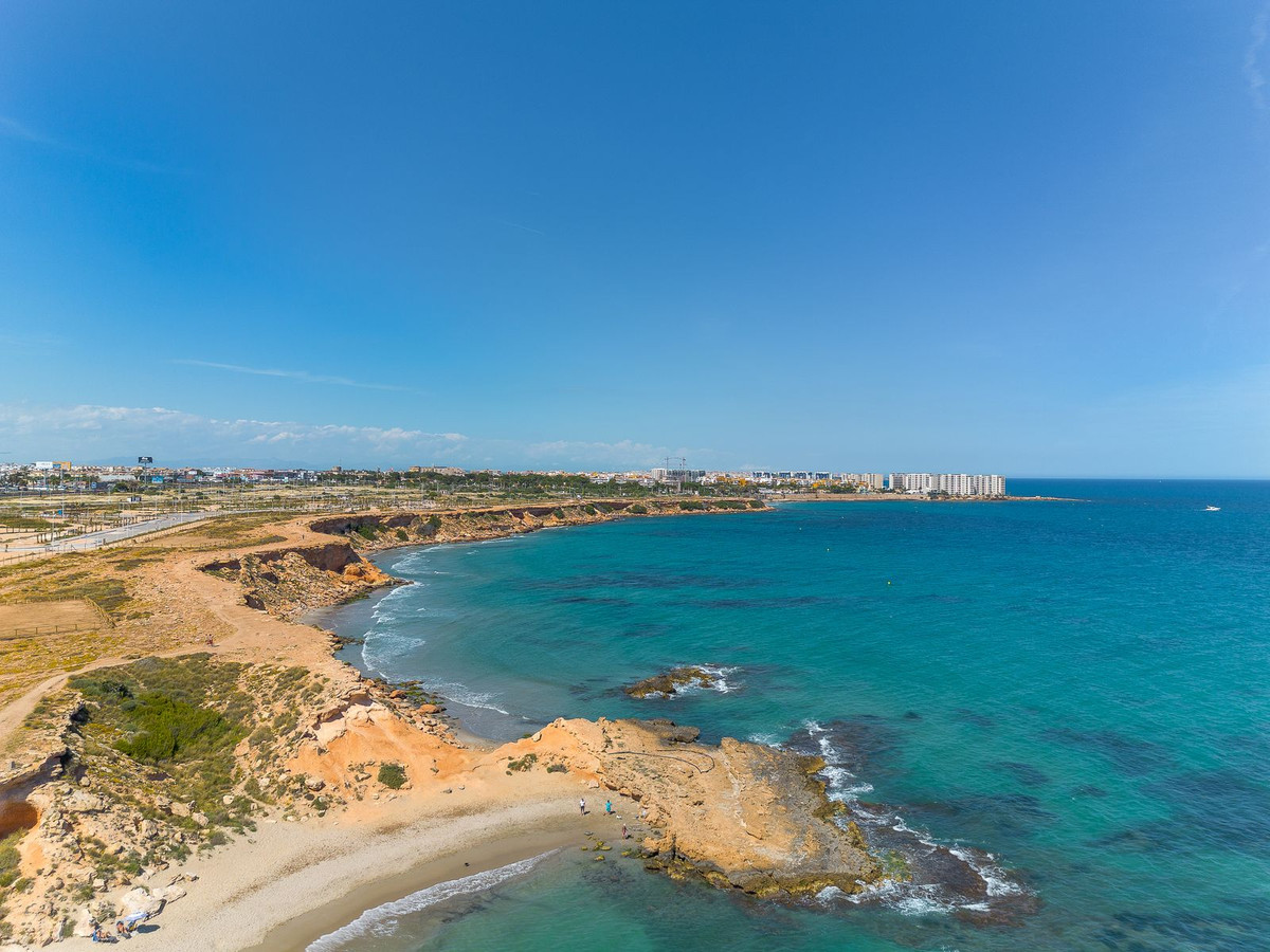 Se vende Villa - Chalet de 3 dormitorios en Costa Blanca, Alicante, España