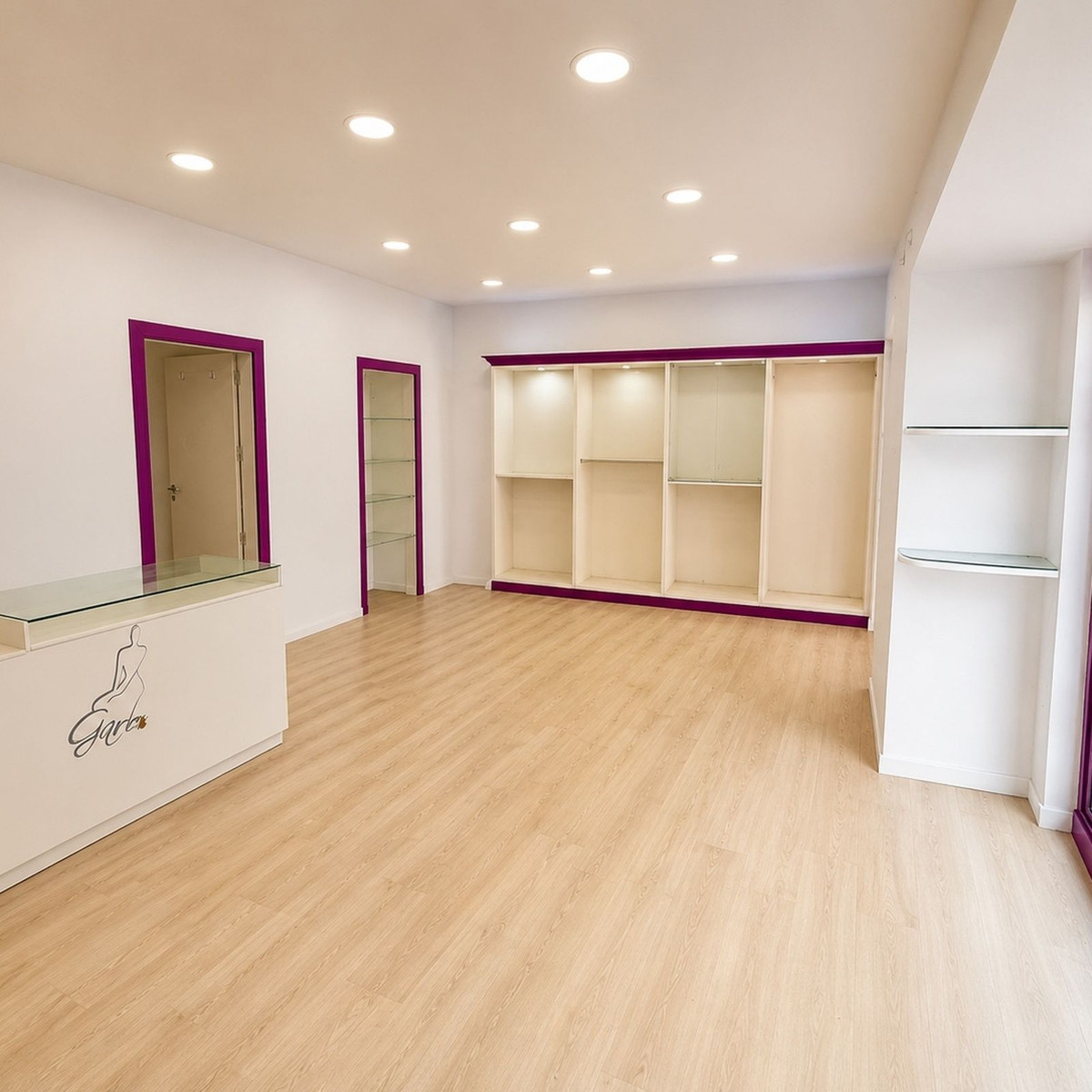 Se vende Edificio residencial de 7 dormitorios en Costa Del Sol, Málaga, España
