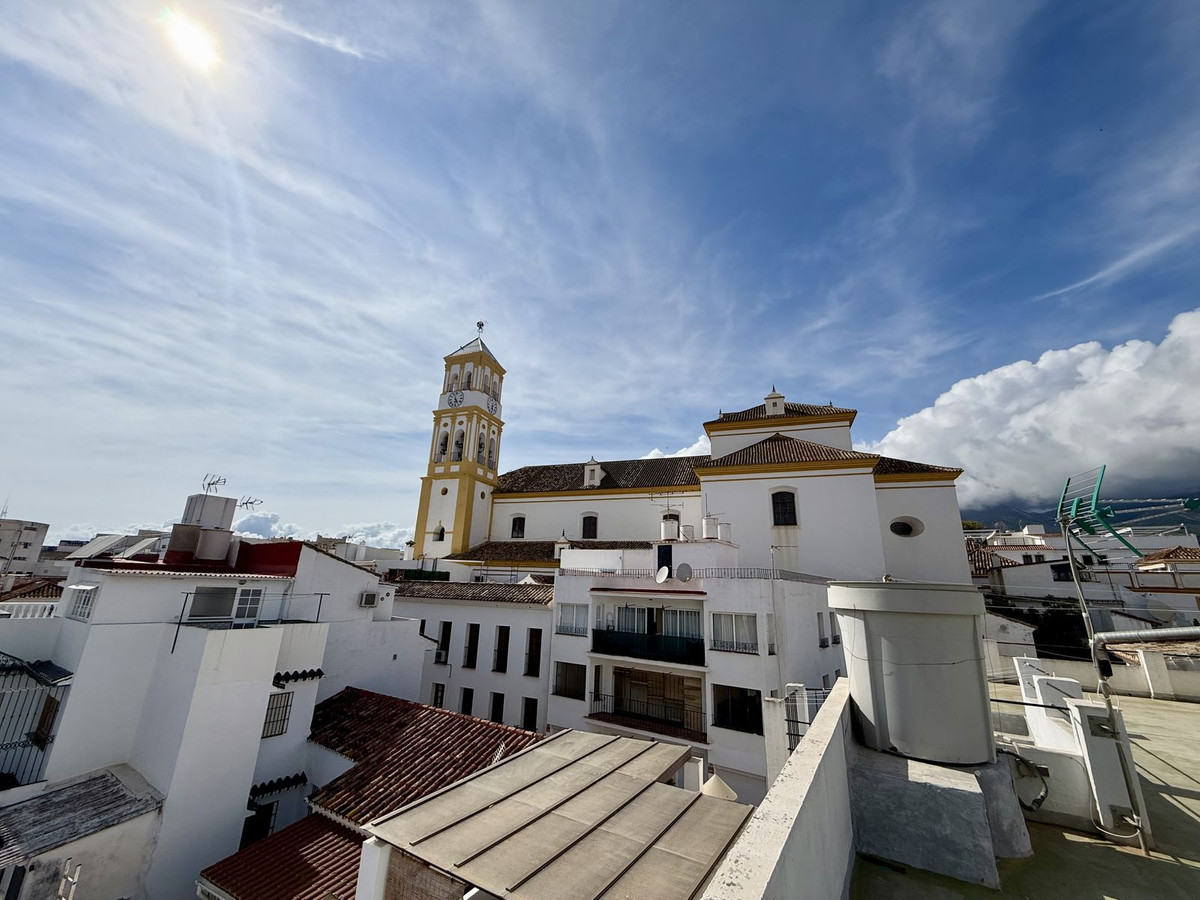 Se vende Edificio residencial de 7 dormitorios en Costa Del Sol, Málaga, España