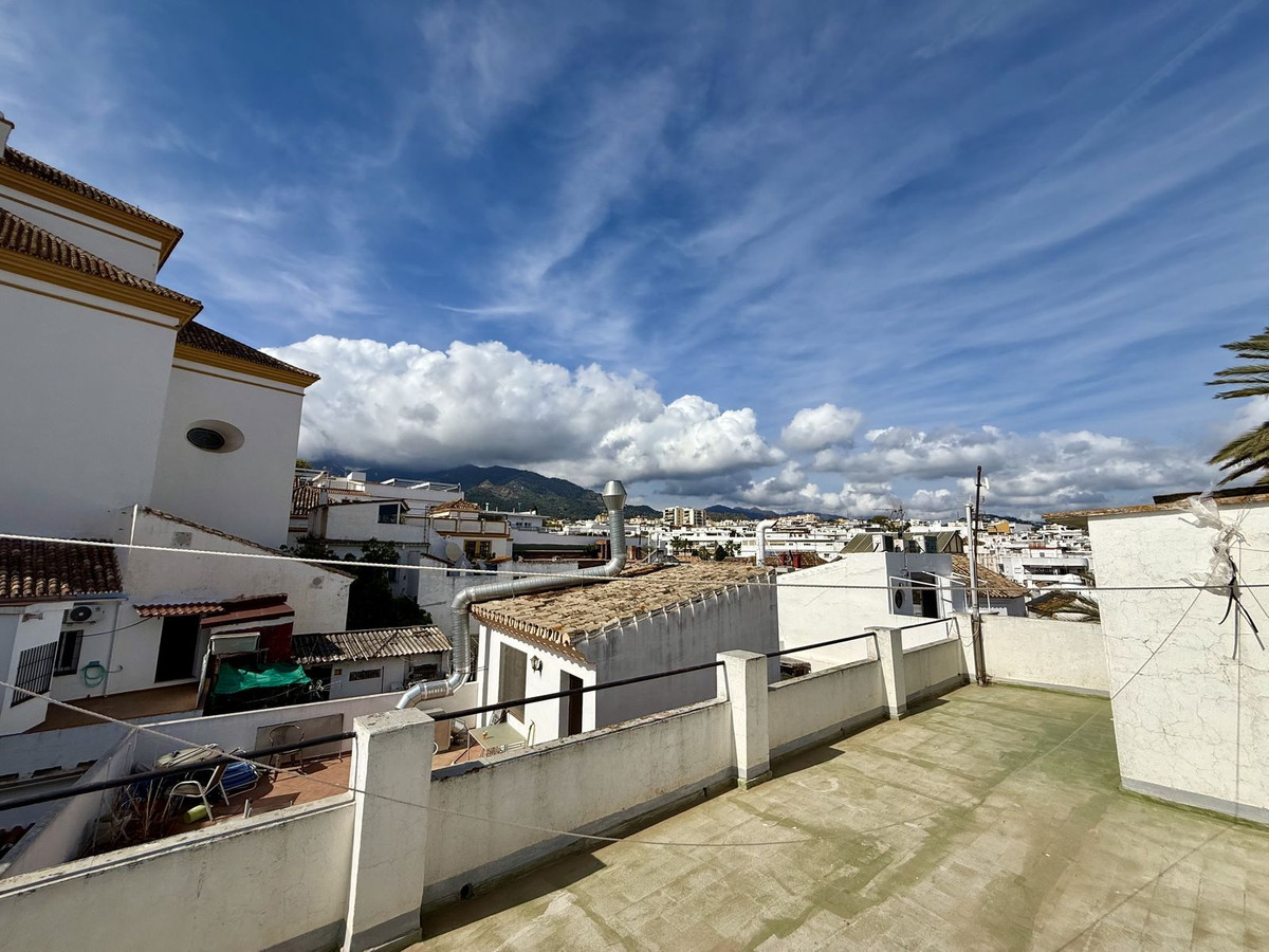 Se vende Edificio residencial de 7 dormitorios en Costa Del Sol, Málaga, España