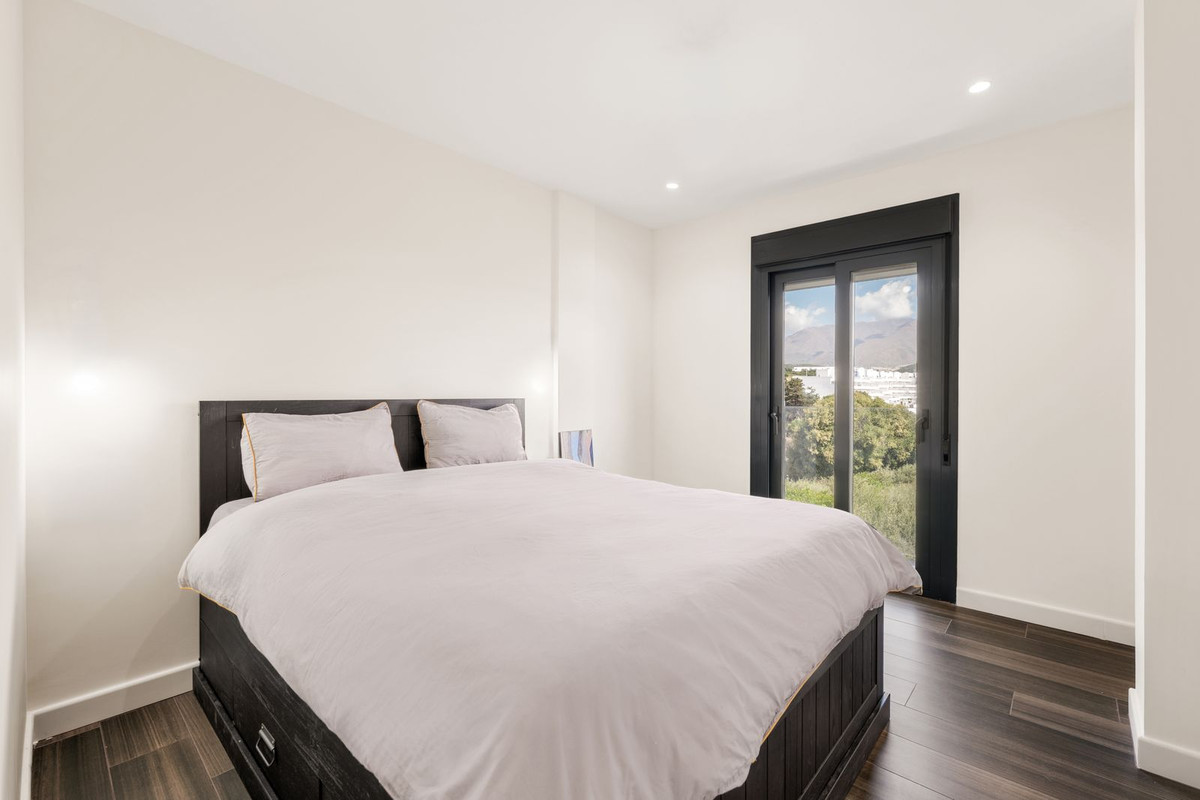 3 Bed Apartment for sale in Estepona Costa Del Sol, Málaga, Spain