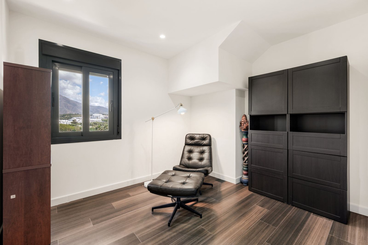 3 Bed Apartment for sale in Estepona Costa Del Sol, Málaga, Spain