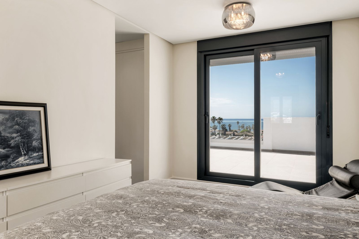 3 Bed Apartment for sale in Estepona Costa Del Sol, Málaga, Spain