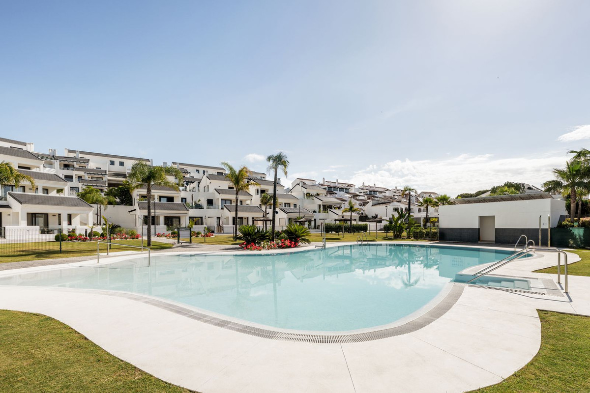 3 Bed Apartment for sale in Estepona Costa Del Sol, Málaga, Spain