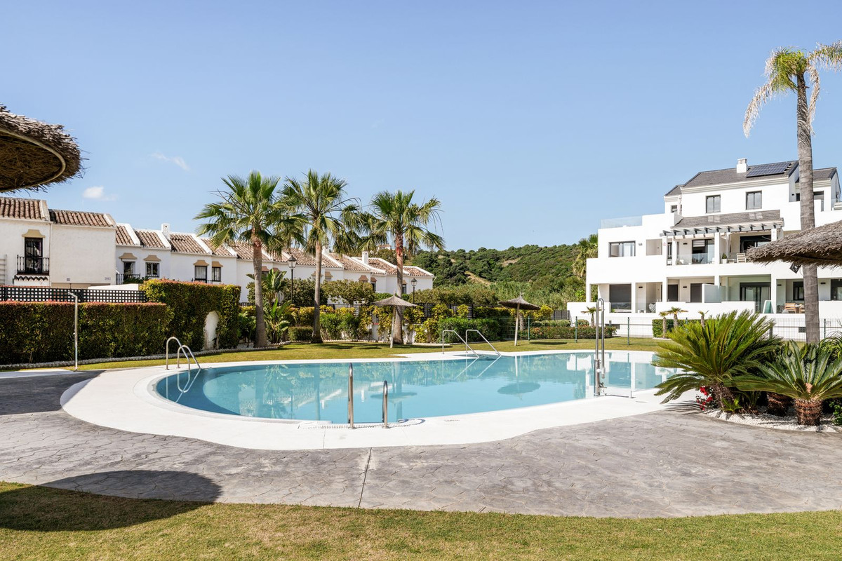 3 Bed Apartment for sale in Estepona Costa Del Sol, Málaga, Spain