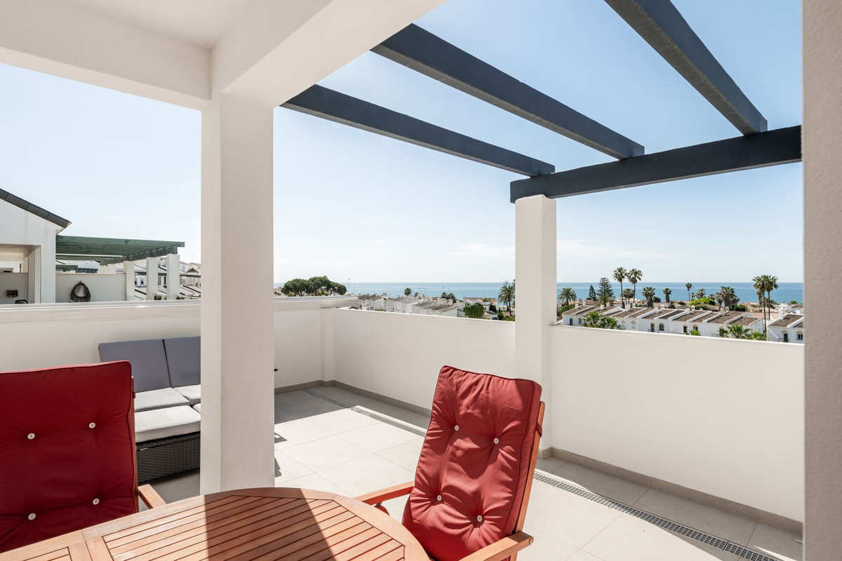 3 Bed Apartment for sale in Estepona Costa Del Sol, Málaga, Spain
