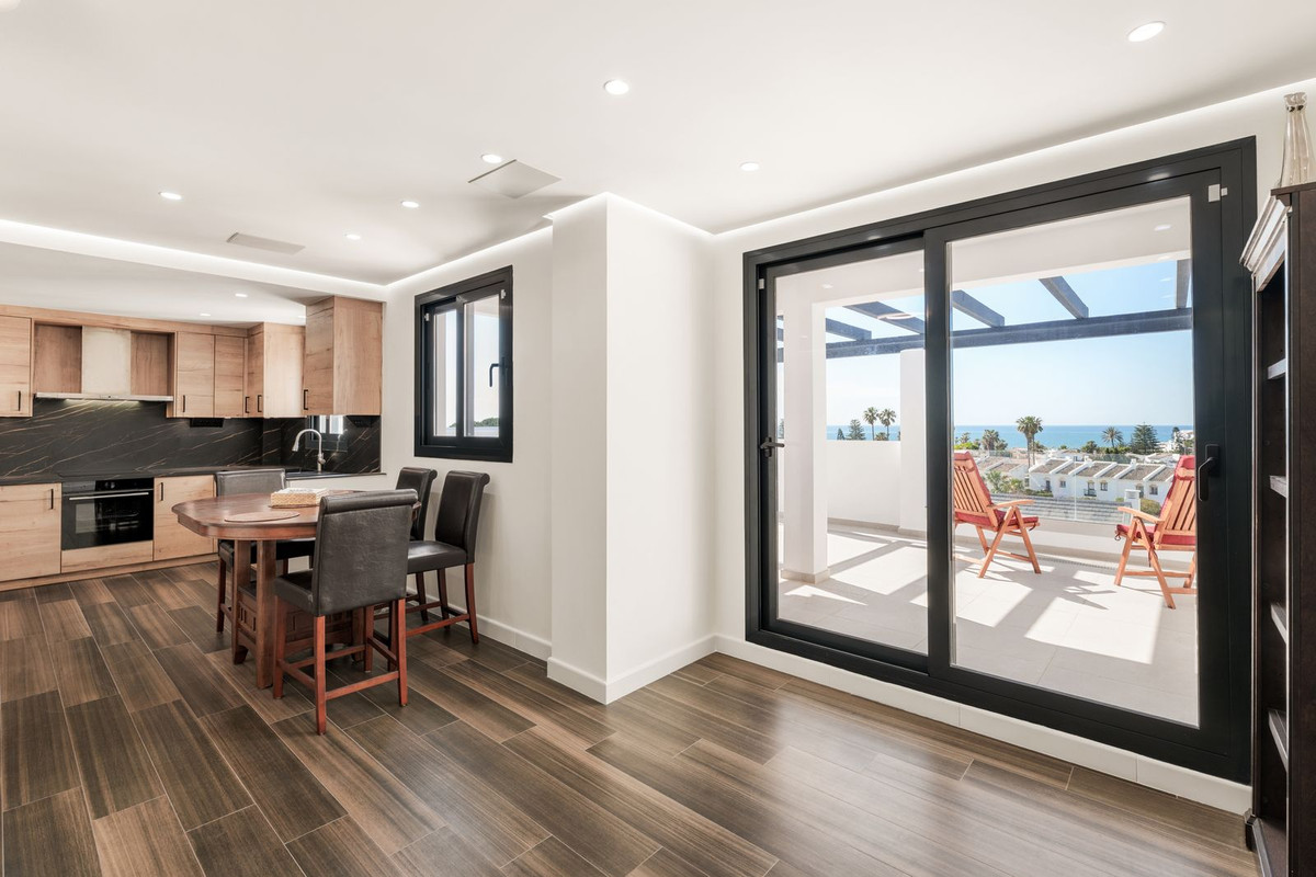 3 Bed Apartment for sale in Estepona Costa Del Sol, Málaga, Spain