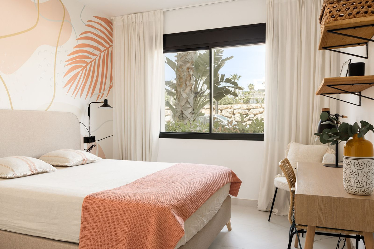 3 Bed Apartment for sale in Estepona Costa Del Sol, Málaga, Spain