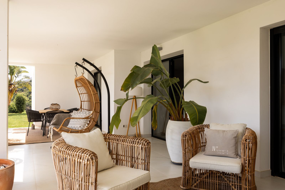 3 Bed Apartment for sale in Estepona Costa Del Sol, Málaga, Spain