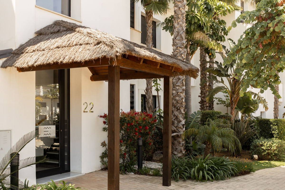 3 Bed Apartment for sale in Estepona Costa Del Sol, Málaga, Spain