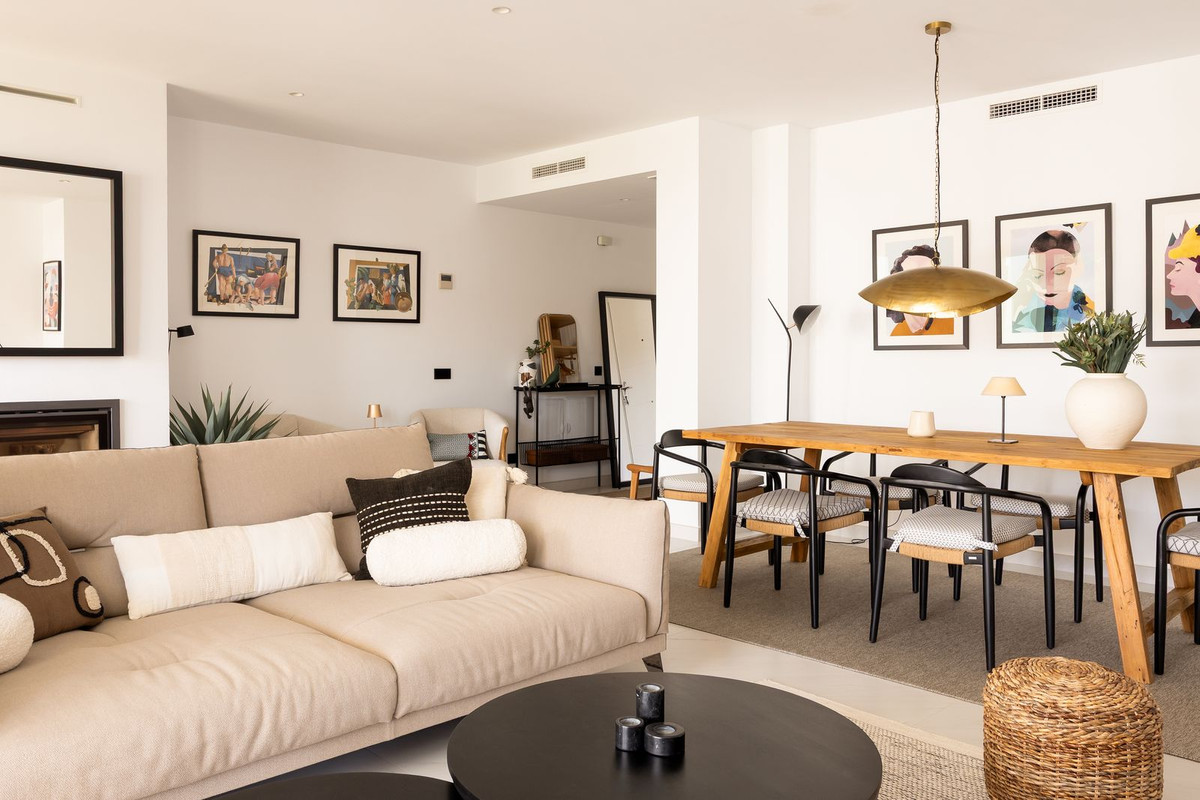 3 Bed Apartment for sale in Estepona Costa Del Sol, Málaga, Spain