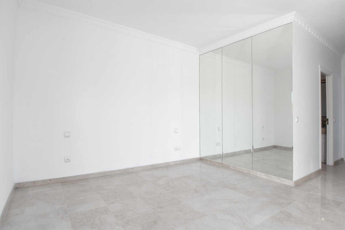 Se vende Villa - Chalet de 4 dormitorios en Costa Del Sol, Málaga, España