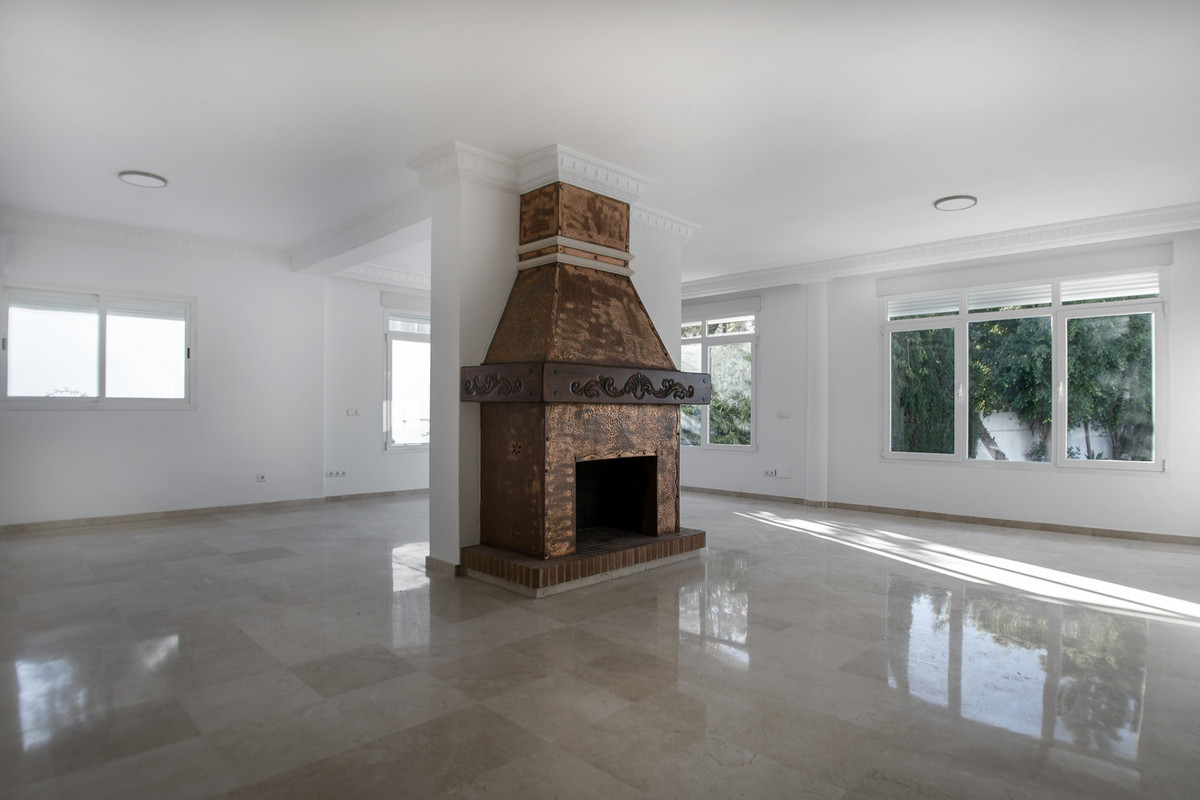 Se vende Villa - Chalet de 4 dormitorios en Costa Del Sol, Málaga, España