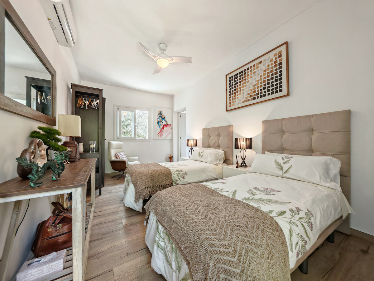 Se vende Villa - Chalet de 3 dormitorios en Costa Del Sol, Málaga, España