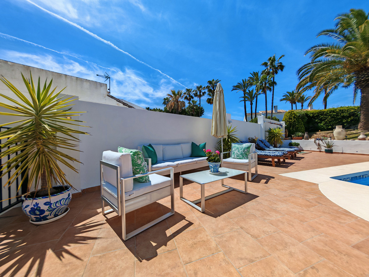 Se vende Villa - Chalet de 3 dormitorios en Costa Del Sol, Málaga, España