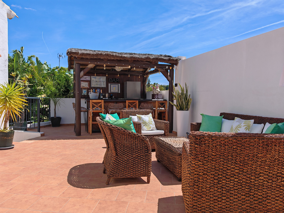 Se vende Villa - Chalet de 3 dormitorios en Costa Del Sol, Málaga, España