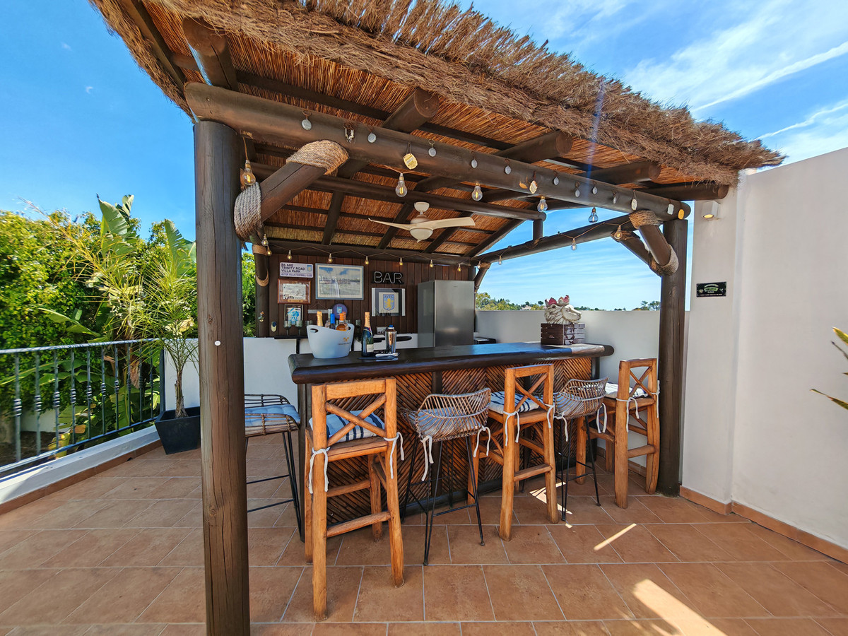 Se vende Villa - Chalet de 3 dormitorios en Costa Del Sol, Málaga, España