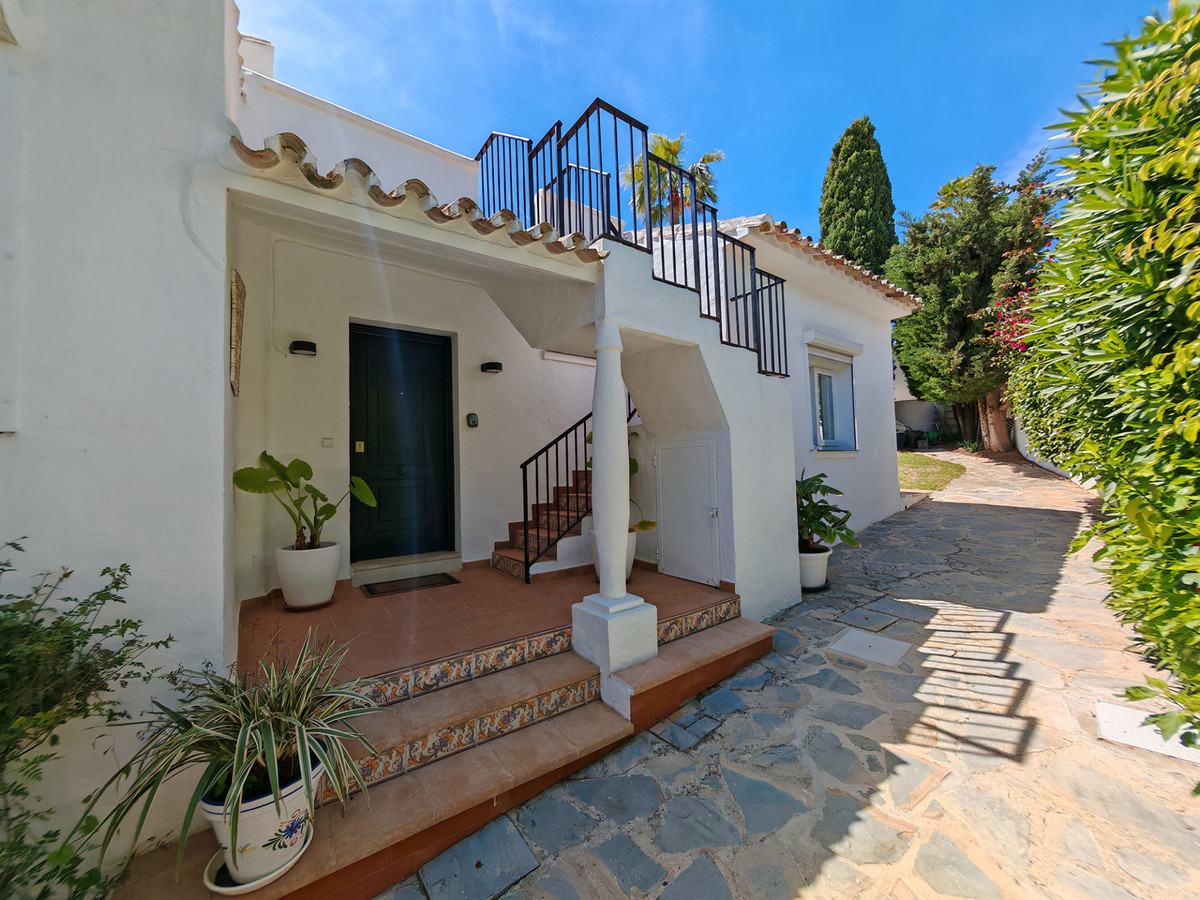 Se vende Villa - Chalet de 3 dormitorios en Costa Del Sol, Málaga, España