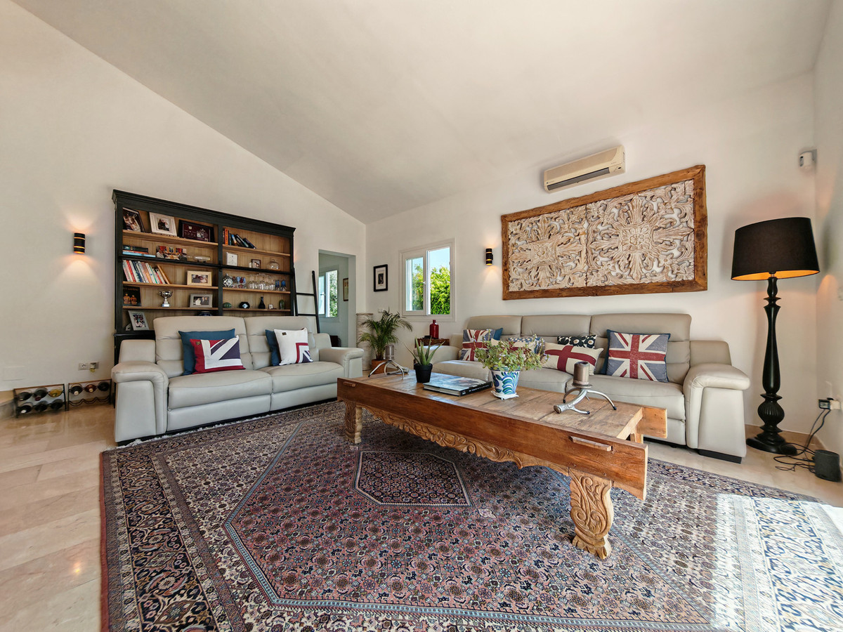 Se vende Villa - Chalet de 3 dormitorios en Costa Del Sol, Málaga, España