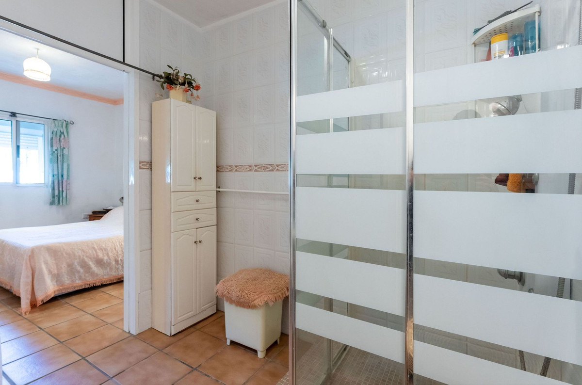 Se vende Villa - Chalet de 3 dormitorios en Costa Del Sol, Málaga, España